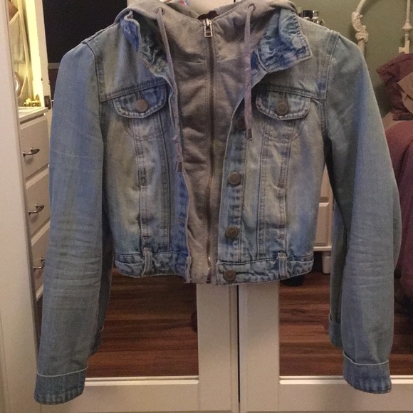 cropped hooded denim jacket